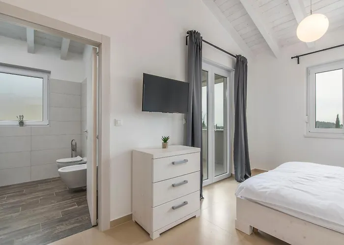 Complex Kamenjak Villa Premantura